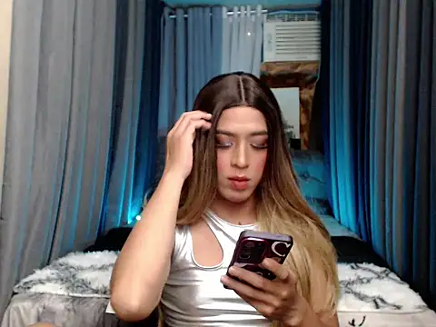 Yourscarlette Slut online show from 11/07/25, 01:16