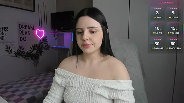 LiaWoow online show from 11/11/25, 02:39