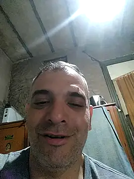 Snapshot of jonas20900 chatting on 12/14/25, 08:52 jonas20900 online show from 12/14/25, 08:52