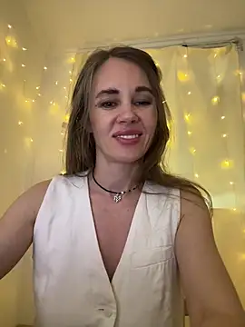 LucieMack online show from 05/27/26, 03:42