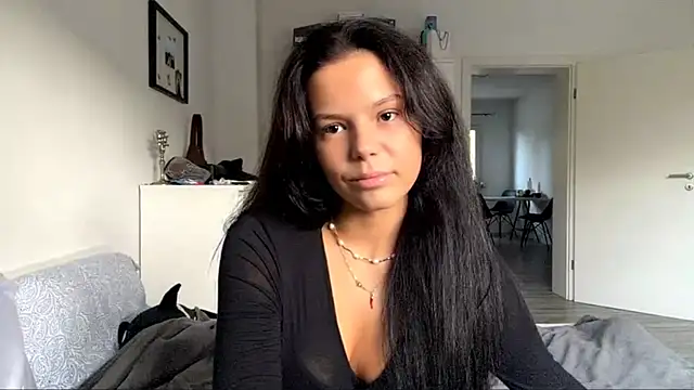 Snapshot of MaydaCornwall chatting on 11/02/25, 03:03 MaydaCornwall online show from 11/02/25, 03:03