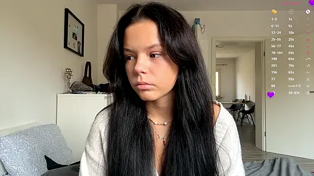 Snapshot of MaydaCornwall chatting on 11/07/25, 08:03 MaydaCornwall online show from 11/07/25, 08:03