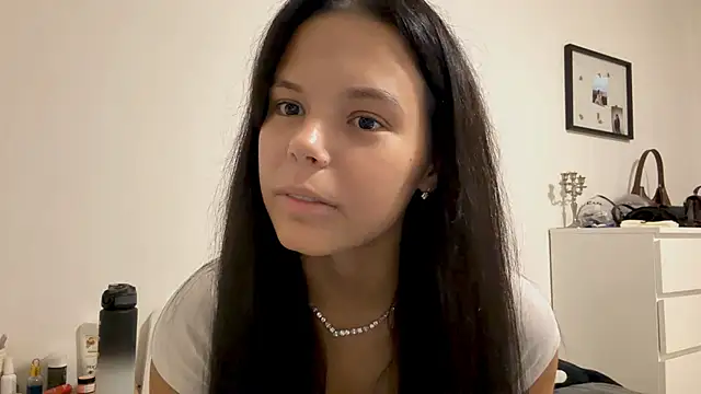 Snapshot of MaydaCornwall chatting on 12/02/25, 04:13 MaydaCornwall online show from 12/02/25, 04:13