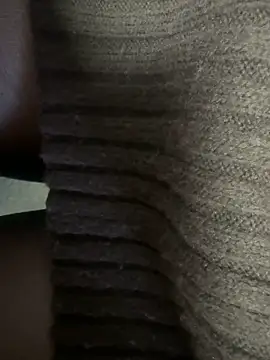 Snapshot of HiddenHoneyLDN chatting on 11/06/25, 02:18 HiddenHoneyLDN online show from 11/06/25, 02:18