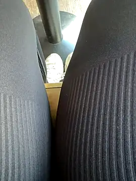 Snapshot of HiddenHoneyLDN chatting on 11/08/25, 01:44 HiddenHoneyLDN online show from 11/08/25, 01:44