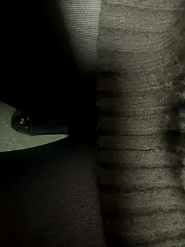 Snapshot of HiddenHoneyLDN chatting on 11/14/25, 01:54 HiddenHoneyLDN online show from 11/14/25, 01:54