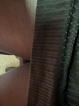 Snapshot of HiddenHoneyLDN chatting on 11/25/25, 10:26 HiddenHoneyLDN online show from 11/25/25, 10:26