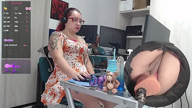 leidydi223 online show from 11/21/25, 02:27