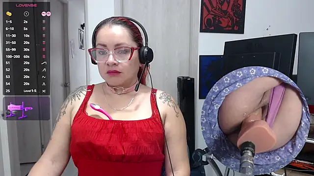 leidydi223 online show from 12/04/25, 02:26