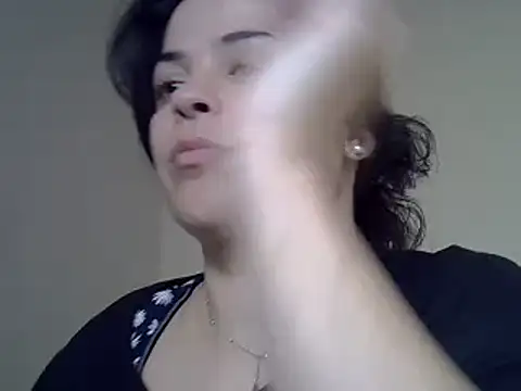 Snapshot of ITALIANASISIXX chatting on 01/02/25, 09:33 ITALIANASISIXX online show from 01/02/25, 09:33