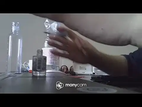 Snapshot of ITALIANASISIXX chatting on 02/11/25, 11:32 ITALIANASISIXX online show from 02/11/25, 11:32