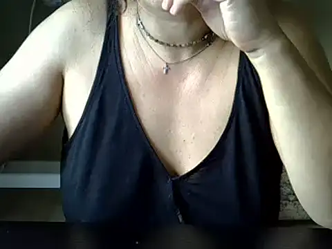 Snapshot of ITALIANASISIXX chatting on 09/13/25, 10:15 ITALIANASISIXX online show from 09/13/25, 10:15