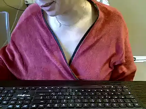 Snapshot of ITALIANASISIXX chatting on 10/15/25, 07:08 ITALIANASISIXX online show from 10/15/25, 07:08