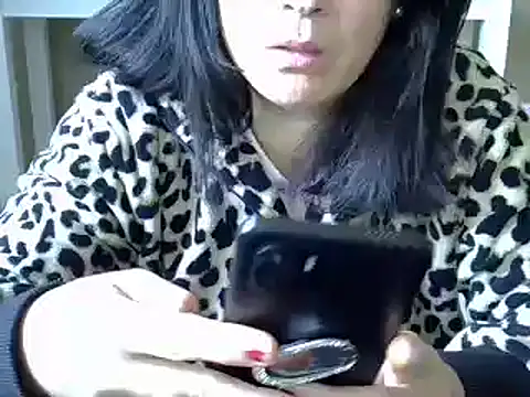 Snapshot of ITALIANASISIXX chatting on 11/10/25, 10:14 ITALIANASISIXX online show from 11/10/25, 10:14