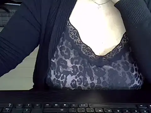ITALIANASISIXX online show from 05/17/26, 08:12
