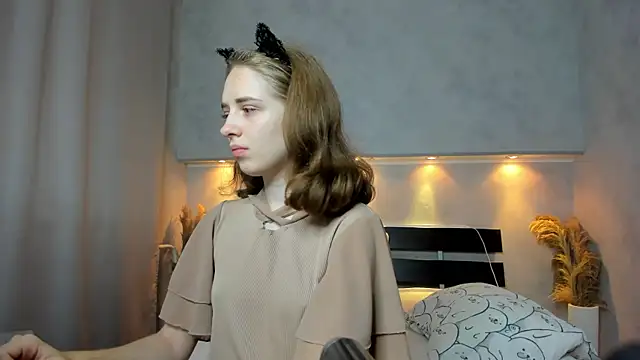 Camilla Kelly online show from 09/18/25, 12:12