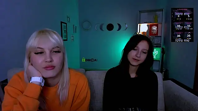 lau ra queen online show from 11/21/25, 02:43