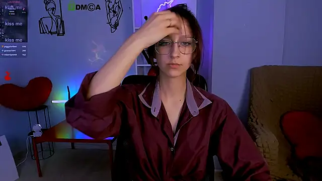 lau ra queen online show from 11/28/25, 01:30