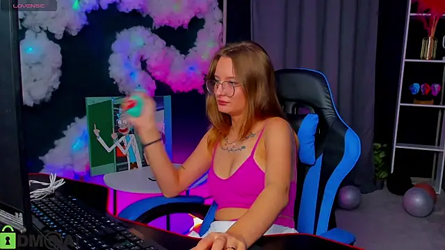 Maryyy May online show from 09/11/25, 04:51