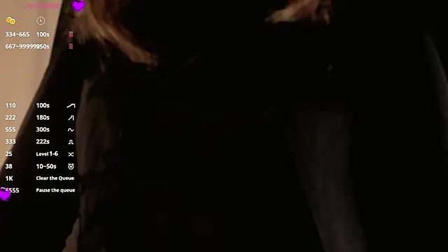 Snapshot of BlushinBloom chatting on 10/31/25, 06:14 BlushinBloom online show from 10/31/25, 06:14