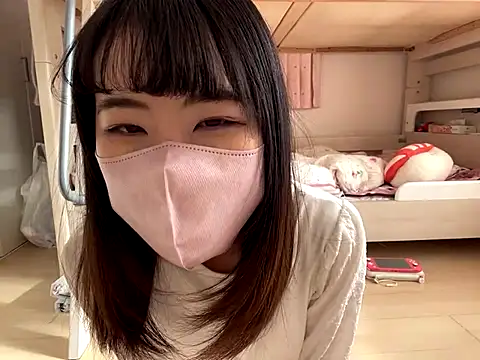 Snapshot of sora_033 chatting on 11/18/25, 04:17 sora 033 online show from 11/18/25, 04:17