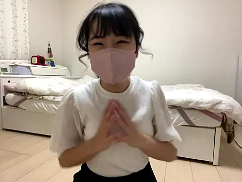 Snapshot of sora_033 chatting on 11/23/25, 03:23 sora 033 online show from 11/23/25, 03:23