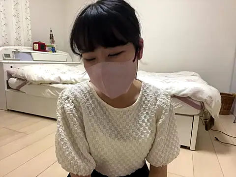 Snapshot of sora_033 chatting on 11/24/25, 03:23 sora 033 online show from 11/24/25, 03:23