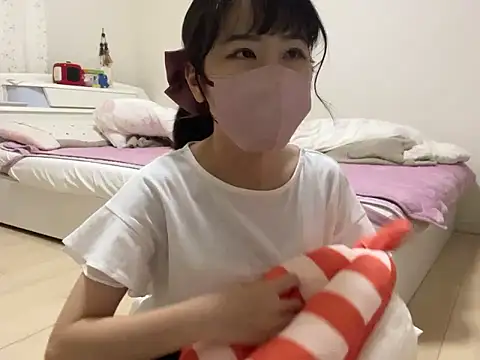 Snapshot of sora_033 chatting on 12/15/25, 03:16 sora 033 online show from 12/15/25, 03:16