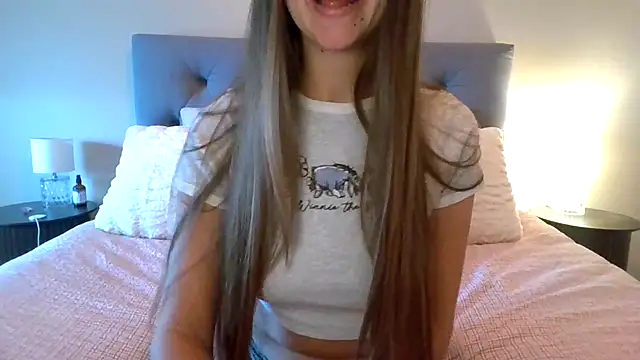 Snapshot of TaylorWest62 chatting on 10/18/25, 01:56 TaylorWest62 online show from 10/18/25, 01:56