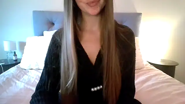 Snapshot of TaylorWest62 chatting on 10/23/25, 11:53 TaylorWest62 online show from 10/23/25, 11:53