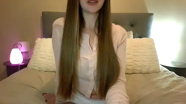 Snapshot of TaylorWest62 chatting on 12/02/25, 02:45 TaylorWest62 online show from 12/02/25, 02:45