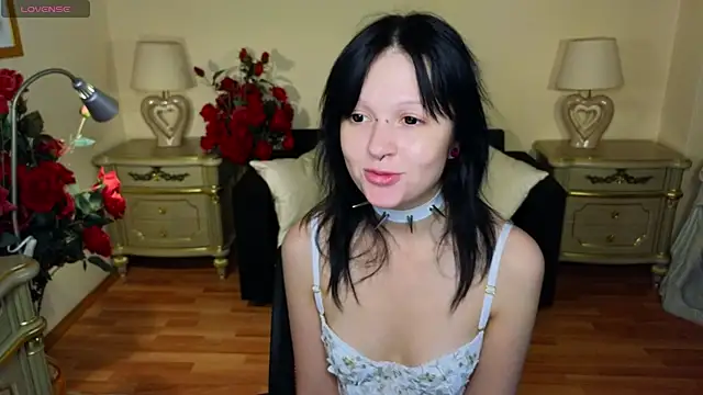 Snapshot of mimi_purrs chatting on 10/01/25, 04:40 mimi purrs online show from 10/01/25, 04:40