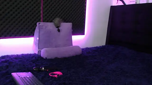 karlamoon23 online show from 11/29/25, 08:56