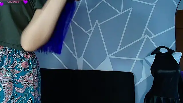 karlamoon23 online show from 07/04/26, 11:38