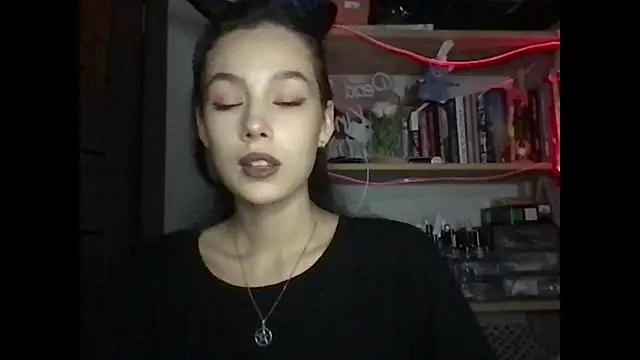 Snapshot of Yuna5343 chatting on 09/15/25, 10:10 Yuna5343 online show from 09/15/25, 10:10