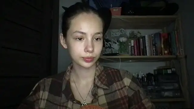 Snapshot of Yuna5343 chatting on 09/18/25, 08:33 Yuna5343 online show from 09/18/25, 08:33