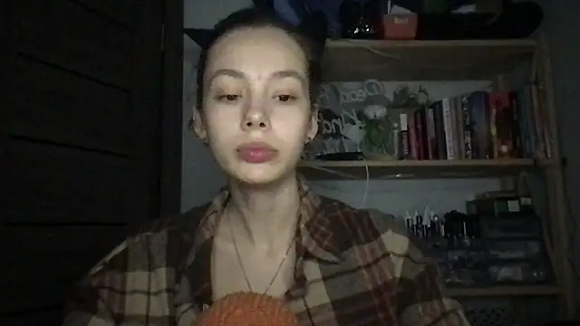 Snapshot of Yuna5343 chatting on 09/19/25, 09:48 Yuna5343 online show from 09/19/25, 09:48