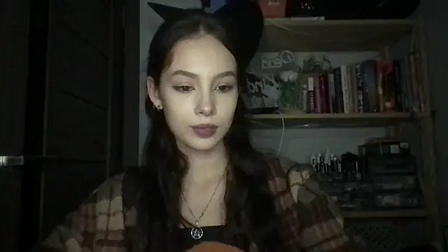 Snapshot of Yuna5343 chatting on 09/20/25, 10:33 Yuna5343 online show from 09/20/25, 10:33