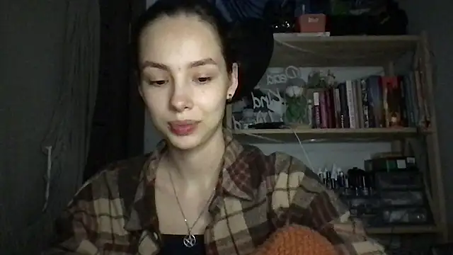 Snapshot of Yuna5343 chatting on 09/23/25, 10:24 Yuna5343 online show from 09/23/25, 10:24