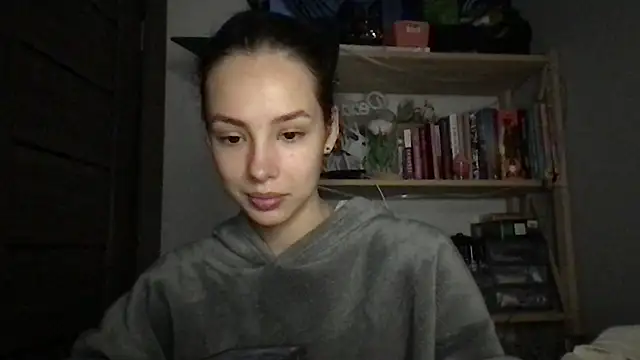 Snapshot of Yuna5343 chatting on 09/25/25, 10:13 Yuna5343 online show from 09/25/25, 10:13