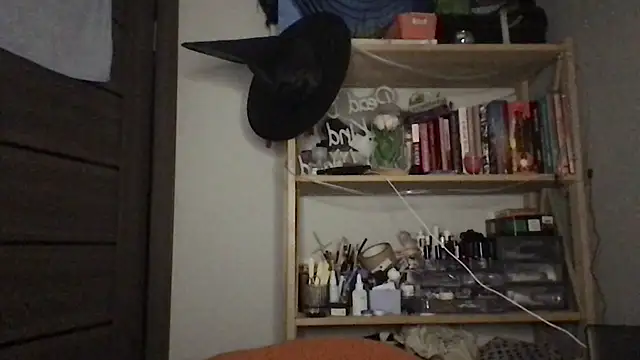 Snapshot of Yuna5343 chatting on 09/30/25, 10:15 Yuna5343 online show from 09/30/25, 10:15