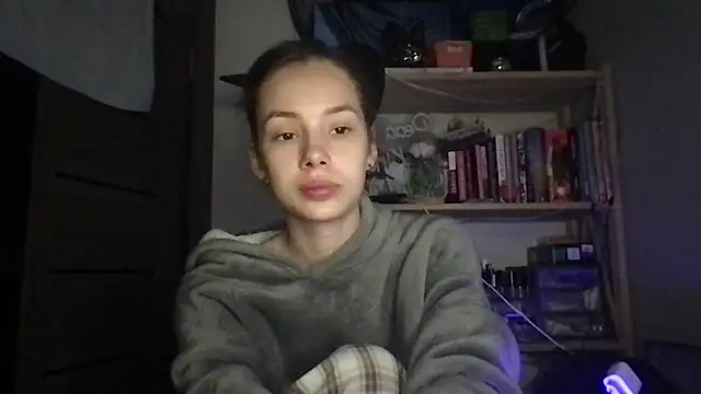 Snapshot of Yuna5343 chatting on 10/02/25, 07:21 Yuna5343 online show from 10/02/25, 07:21