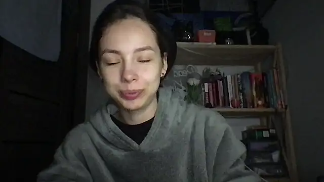 Snapshot of Yuna5343 chatting on 10/04/25, 08:29 Yuna5343 online show from 10/04/25, 08:29