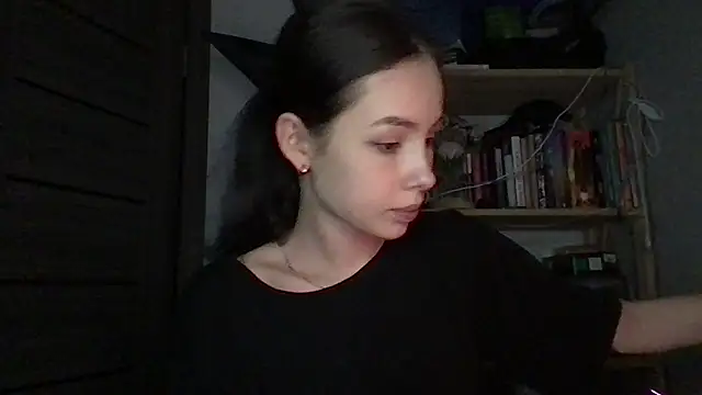 Snapshot of Yuna5343 chatting on 10/17/25, 08:22 Yuna5343 online show from 10/17/25, 08:22