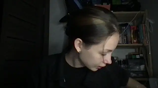 Snapshot of Yuna5343 chatting on 10/30/25, 08:09 Yuna5343 online show from 10/30/25, 08:09