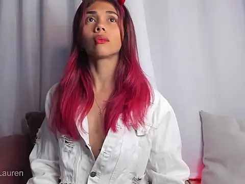 Laurenn 2 online show from 10/08/25, 03:15