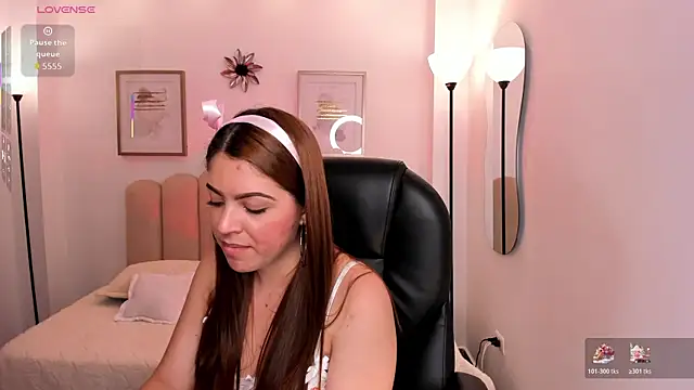 Madelin carter online show from 11/30/25, 03:54