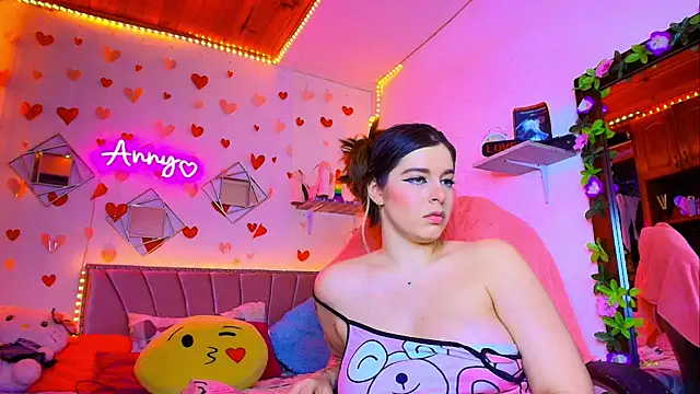 Snapshot of Anny_Hurtado chatting on 09/28/25, 06:19 Anny Hurtado online show from 09/28/25, 06:19