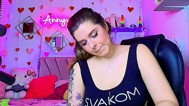 Snapshot of Anny_Hurtado chatting on 10/18/25, 08:15 Anny Hurtado online show from 10/18/25, 08:15