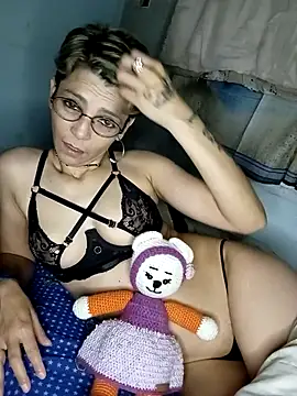 Snapshot of Lulypsicologasexual chatting on 11/18/25, 02:39 Lulypsicologasexual online show from 11/18/25, 02:39